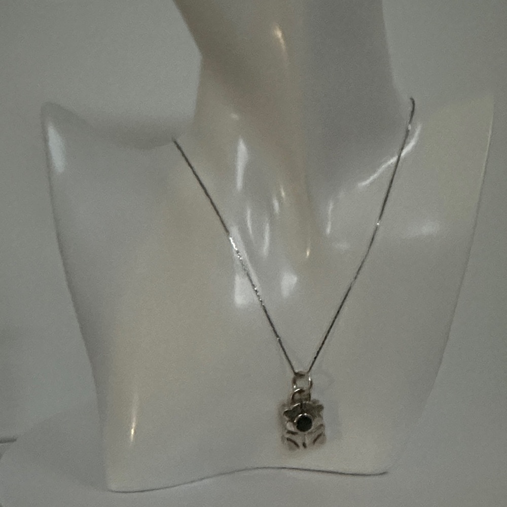 Elegant 925 sterling Silver Pendant Necklace